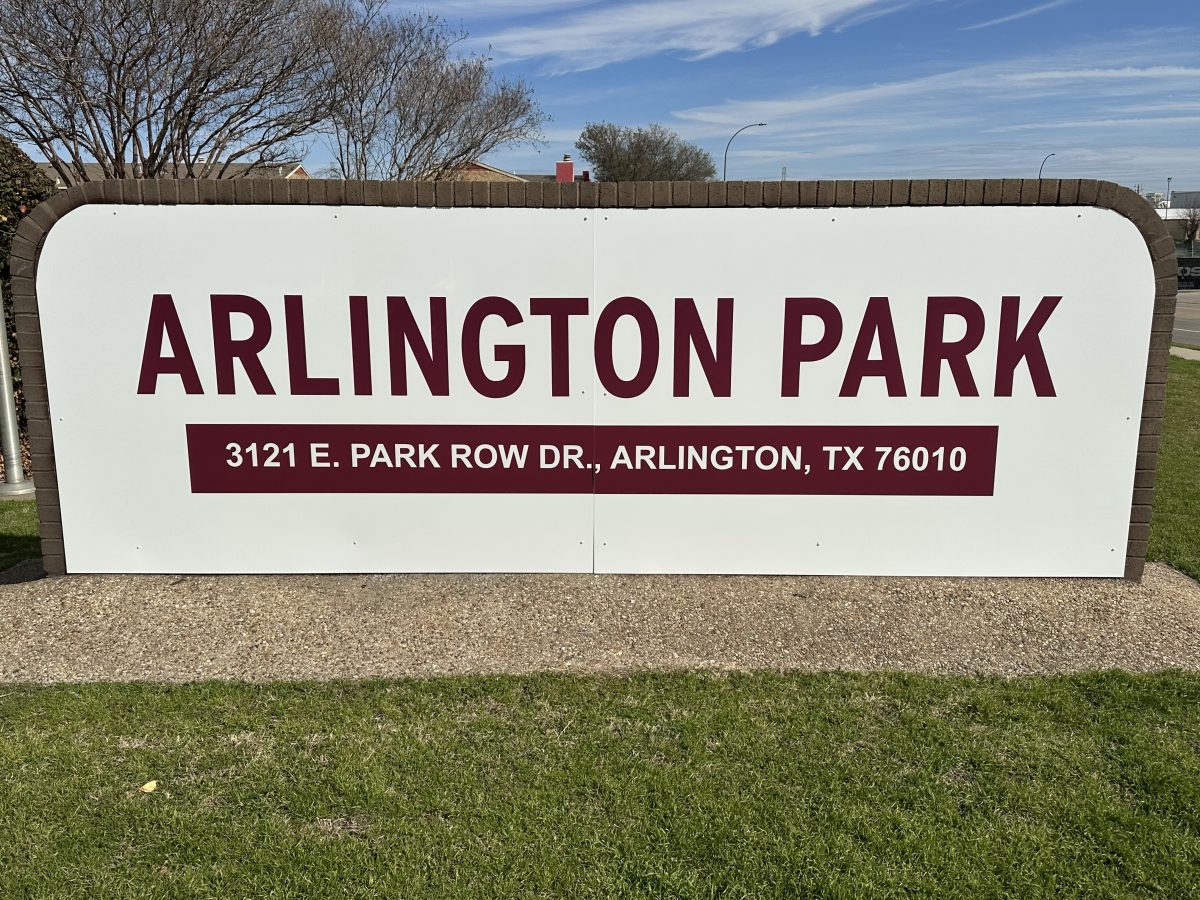 arlington park sign with a white background at The Arlington Park Apartments